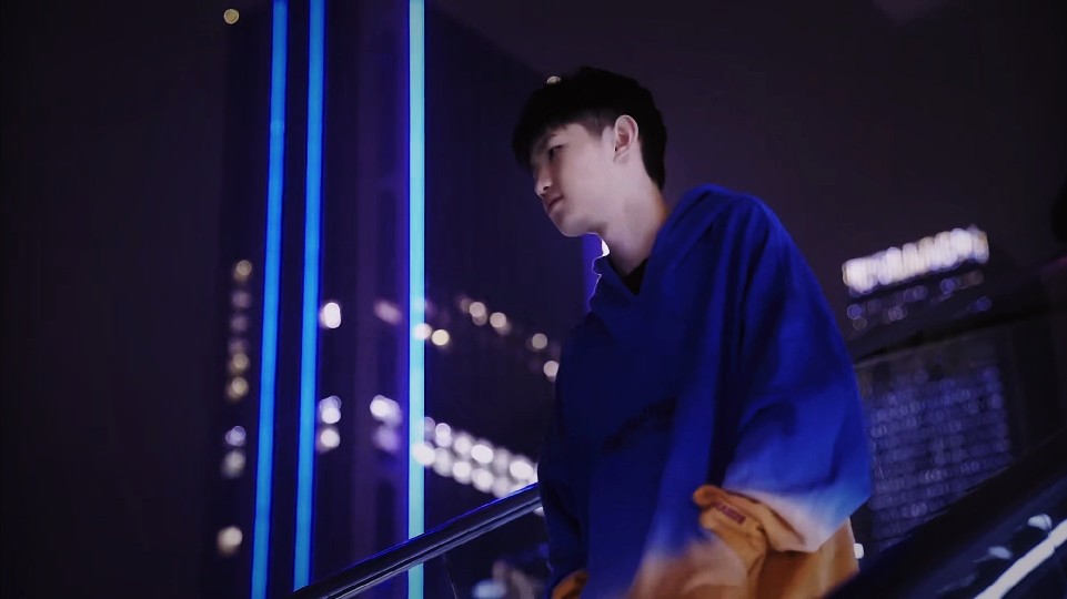 下的表演