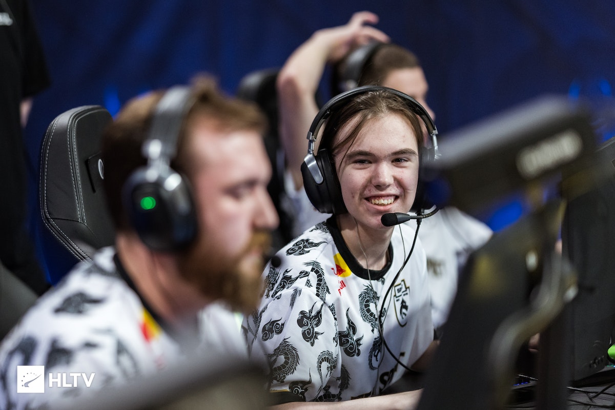 方面努力的 方面努力的